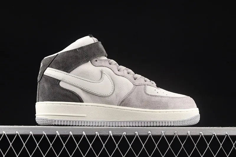 All categories Nk Air Force 1 Air Force series Nk Air Force 1 Mid Air Force mid-top Nk Air Force 1'07 Mid beige gray and black color Air Force 1 mid-top casual sneakers DG9158-616